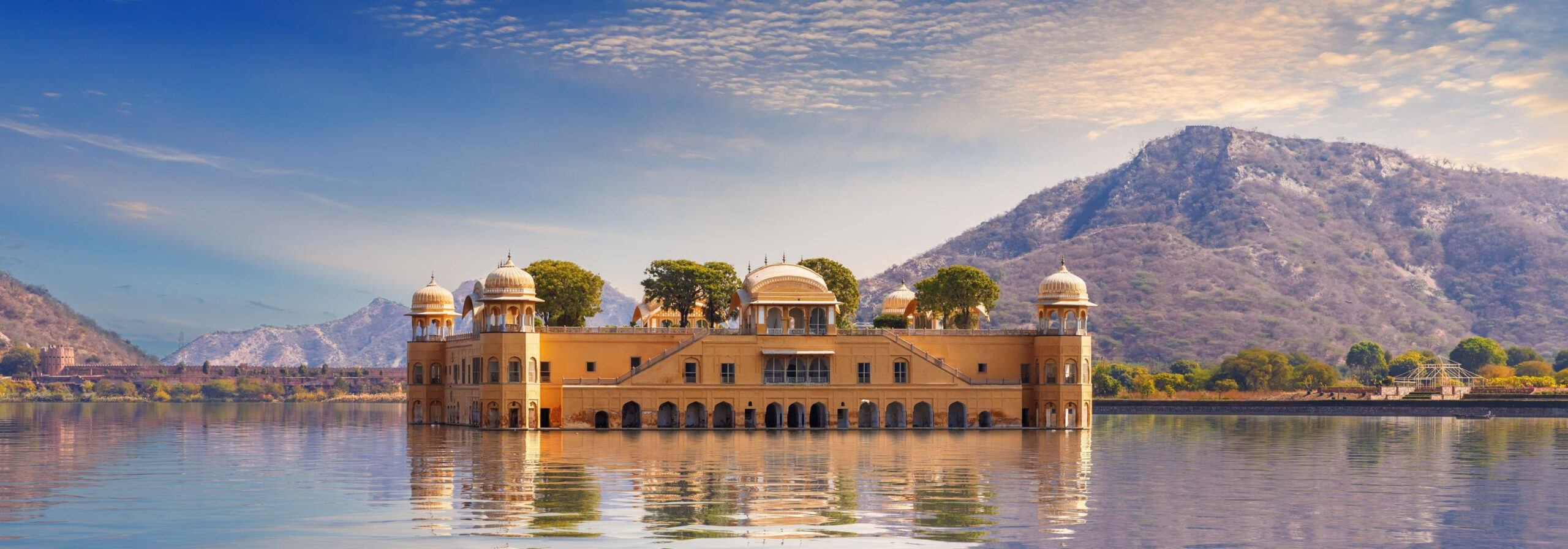 Jaipur to Mathura cab outstation taxi